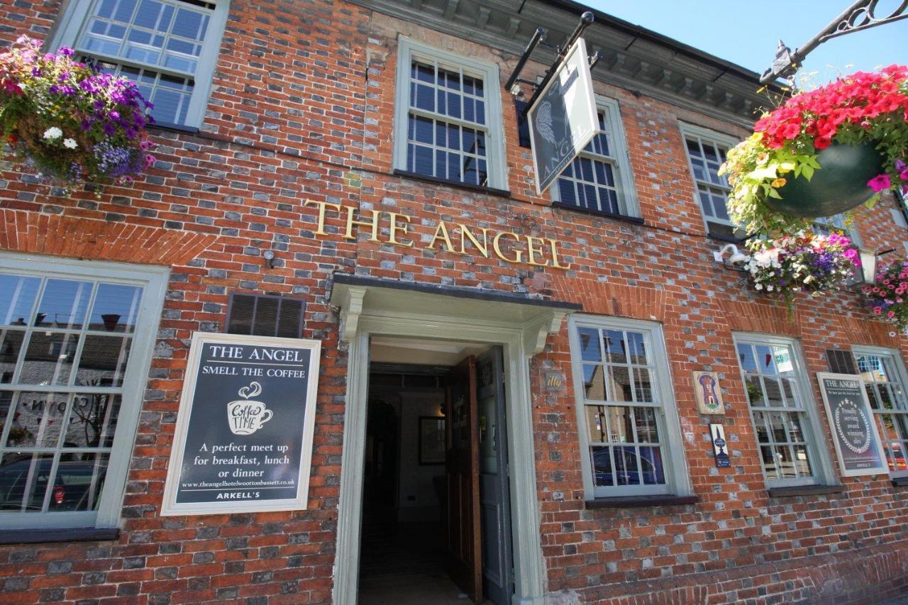 Отель The Angel In Wootton Bassett Ройал-Вуттон-Бассет Экстерьер фото